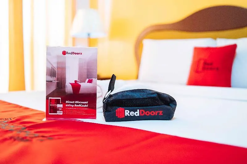 ** Hotel Reddoorz @ Bel Air Soho Suites Makati Makati City Philippines