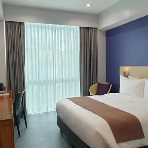 Otel Li Mkt, Makati City